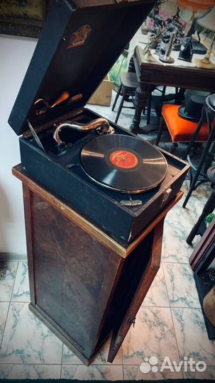 Тумба для патефона и хранения пластинок