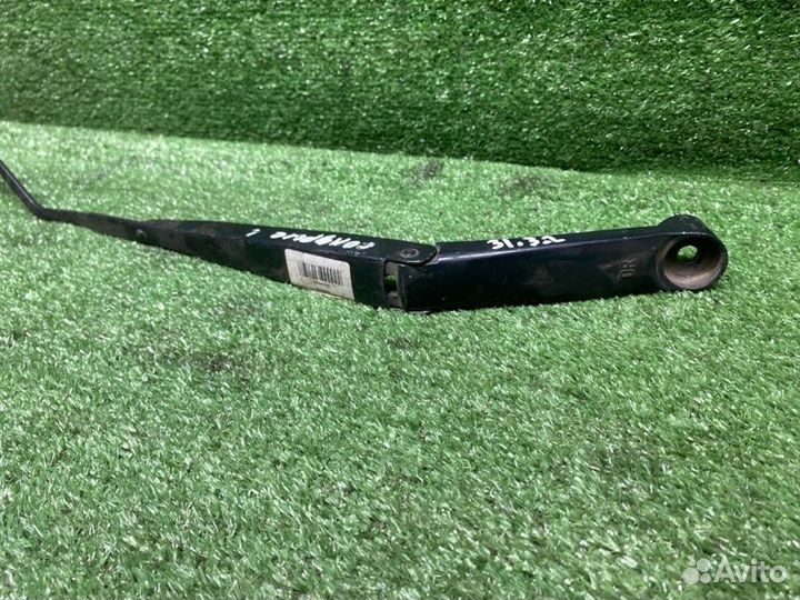 Поводок дворника левый Hyundai Solaris