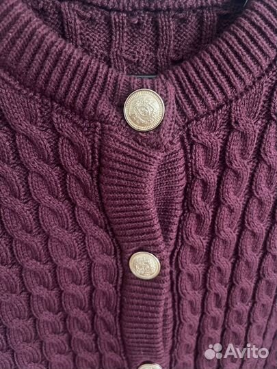 Кардиган с золотыми пуговицами бордо