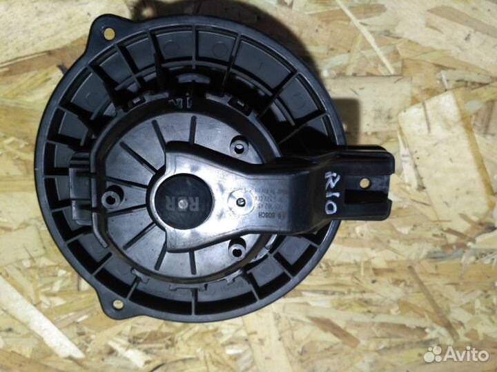 Моторчик печки Kia Rio 3/ Hyundai Solaris