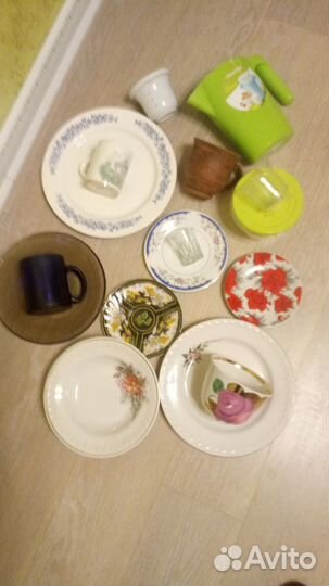 Посуда тарелки кружки