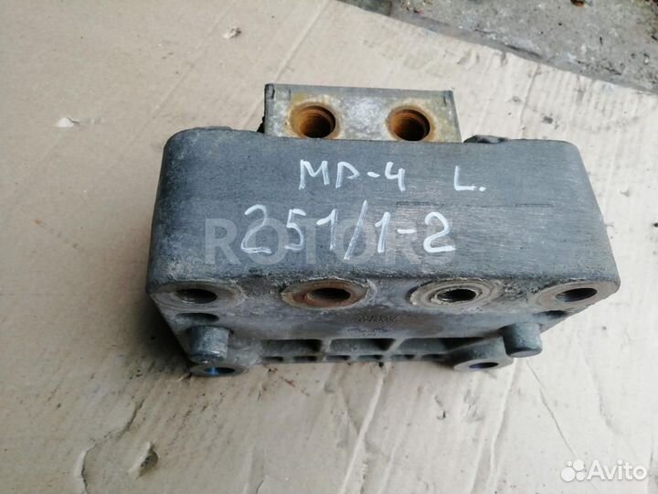 Подушка крепления кпп левая Mercedes-Benz Actros