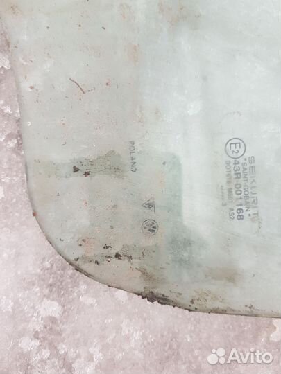 Volkswagen touareg1 стекло переднее