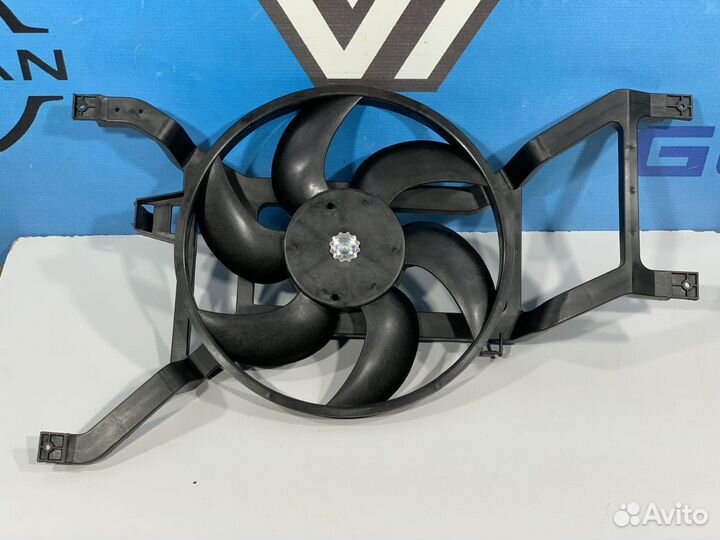 Вентилятор радиатора охлаждения двигателя диффузор