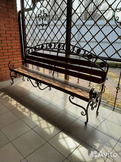 Кованная лавочка