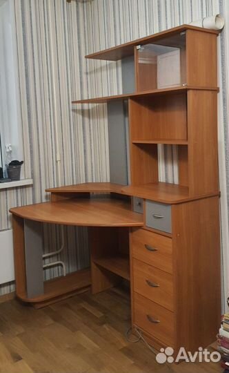 Комплект мебели(Стол+стеллаж)