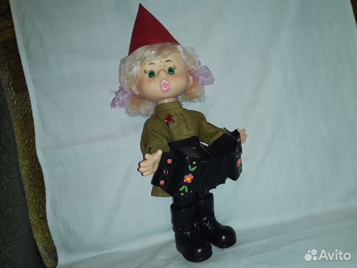 Кукла СССР 30 см Солдатка с гармонью. На привале