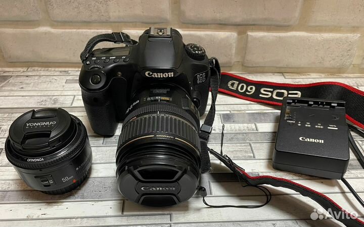 Зеркальный фотоаппарат Canon EOS 60D