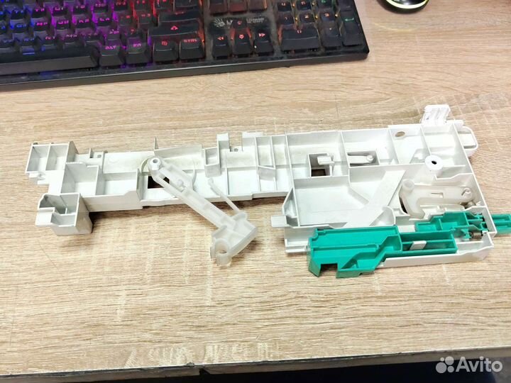 Направляющая правая RC4-7155 HP M609