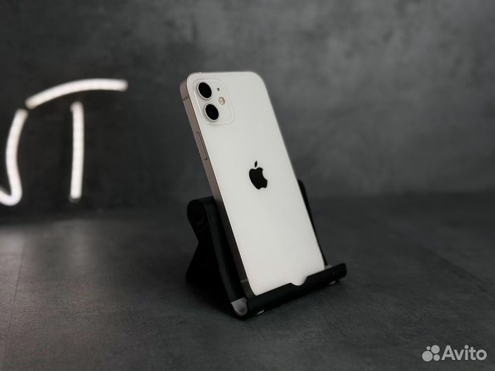 iPhone 12, 64 ГБ