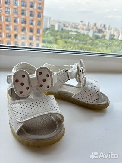 Туфли для девочки 24-25