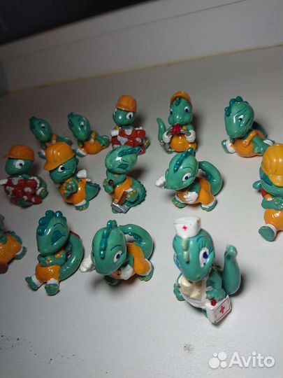 Игрушки из киндер сюрприза 90х, динозаврики