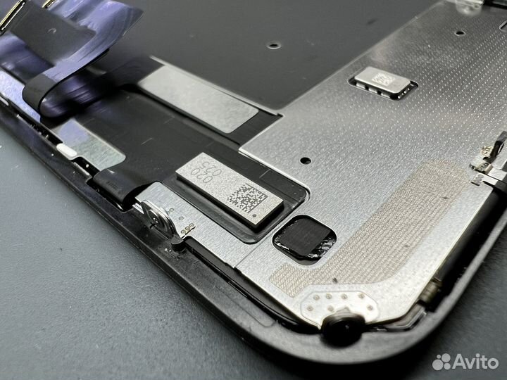 Дисплей iPhone 11 (3 из 5)