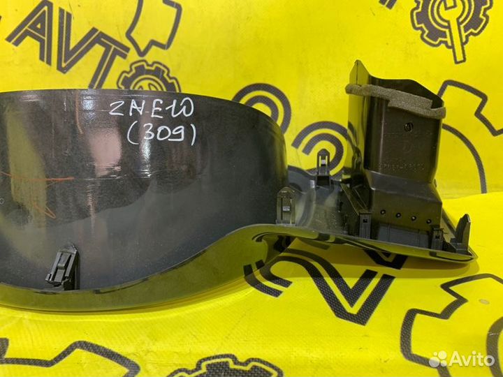 Накладка декоративная Toyota Wish ZNE10 1ZZ-FE