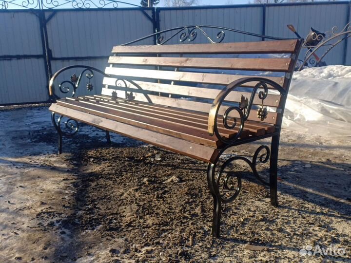 Скамейки с элементами ковки