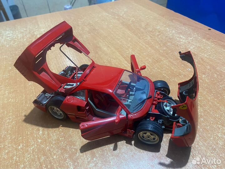 Модель Ferrari F40 Bburago Italy 1/18