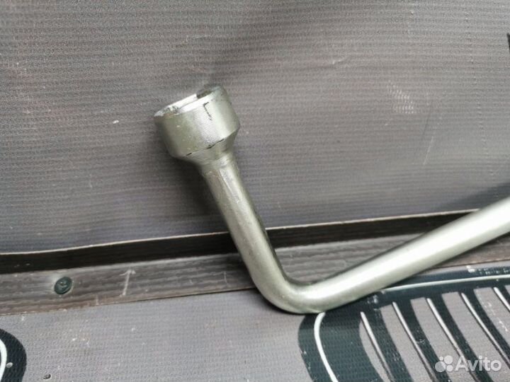 Ключ балонный Bmw X5 E53 M54B30 2005