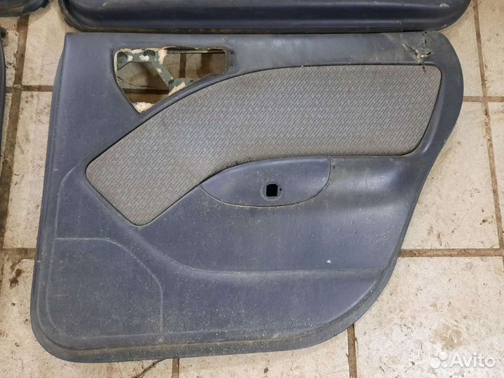 Дверные карты subaru legacy 1995 г.в