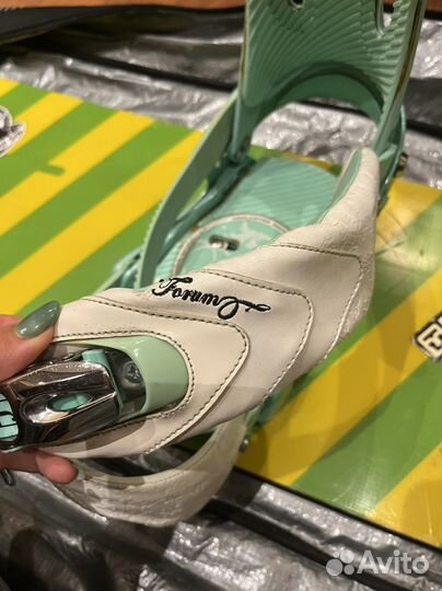 Сноуборд с креплениями и чехлом