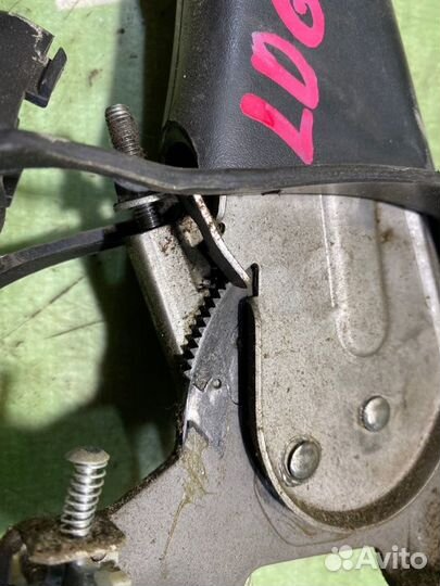 Рычаг стояночного тормоза Renault Logan LS0