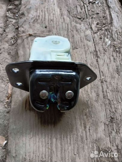 Замок багажника Nissan Murano z50