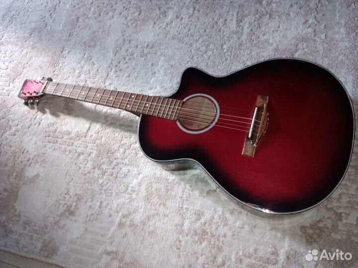 Акустическая гитара