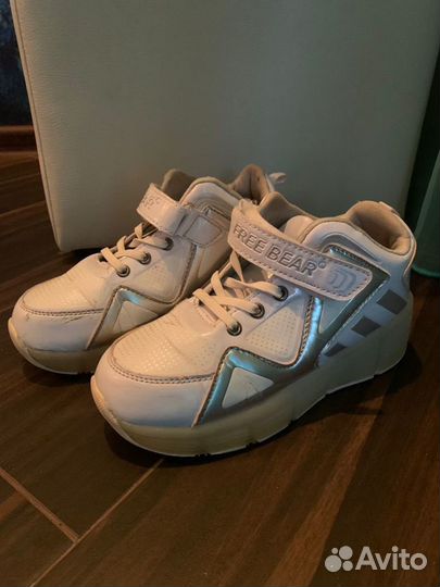 Кроссовки на роликах