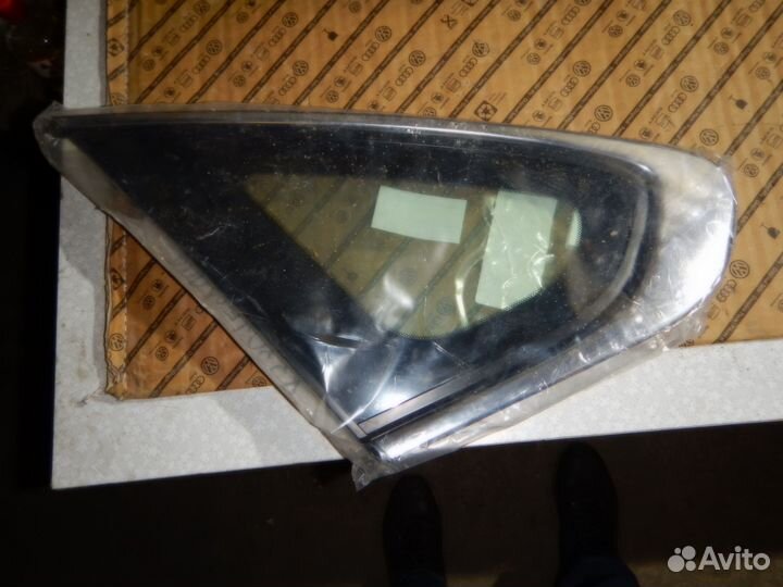Стекло глухое левое Nissan Almera G15