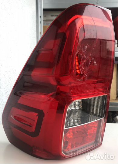 Фара задняя Toyota Hilux 8