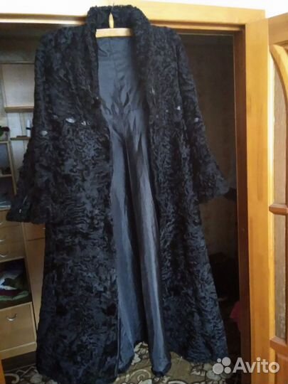 Шуба каракулевая