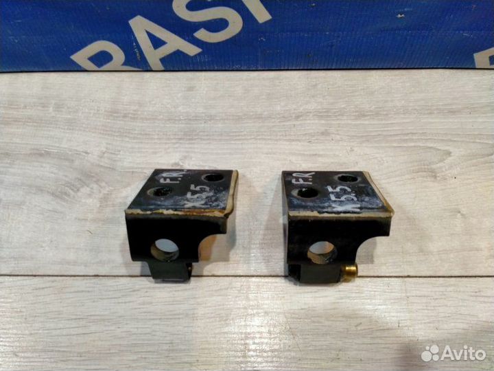 Петля двери передняя правая Bmw X5 E53 M54B30