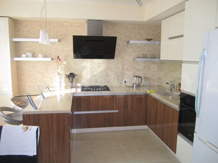 3-к. квартира, 117 м², 4/9 эт.