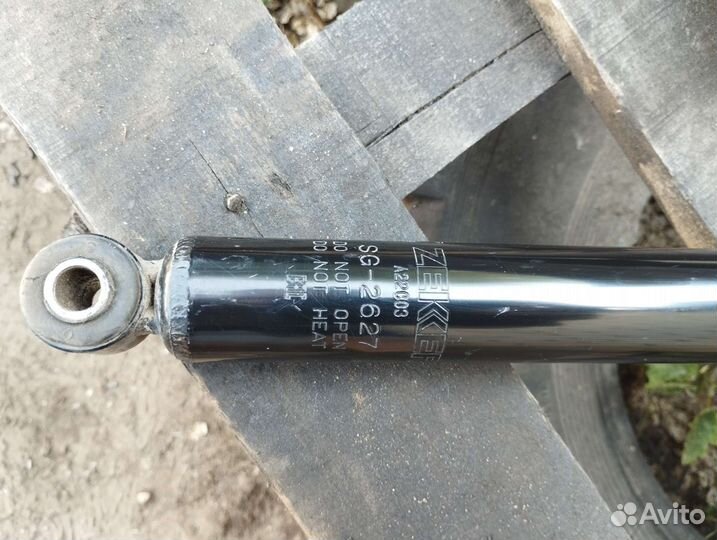 Volvo s40 v50 c30 амортизатор задний 1шт