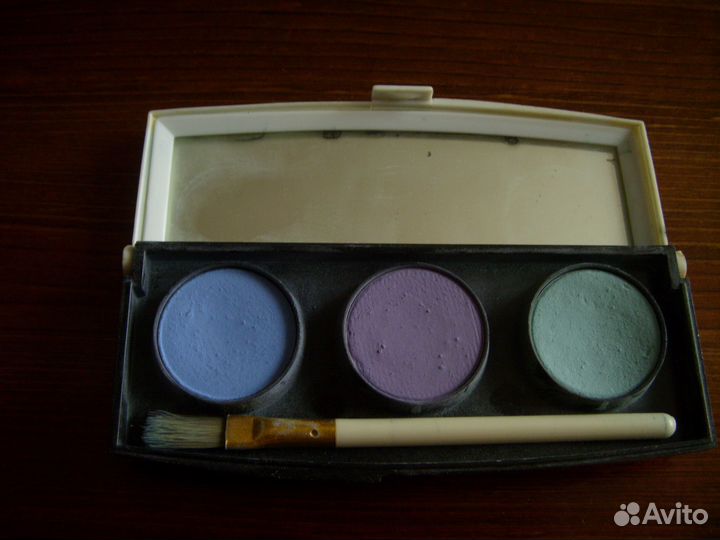 Тени, пудра, мыло, зубной порошок прошлого века