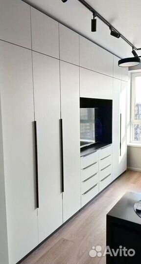 Угловой шкаф