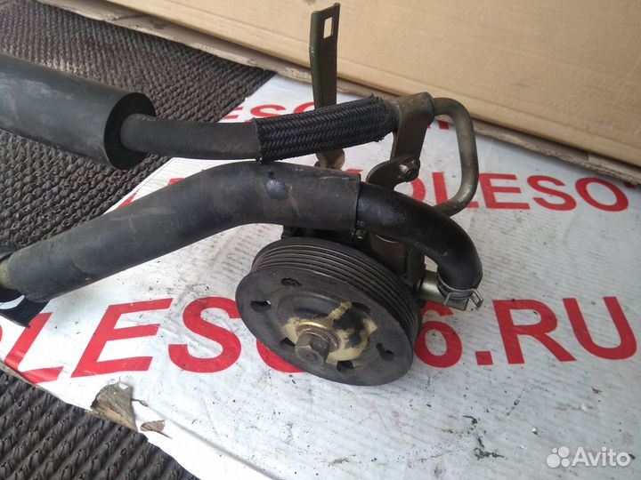 Насос гидроусилителя гур Mazda MPV