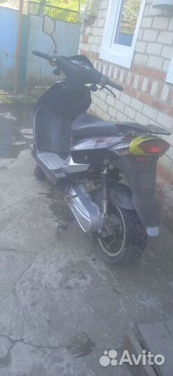 Продаю скутер 100кубов