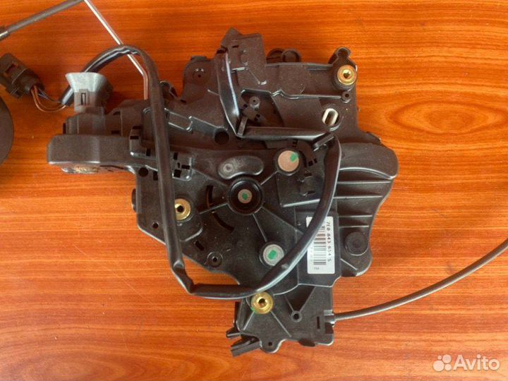 Замок сдвижной двери правый Vw Transporter T5 caab