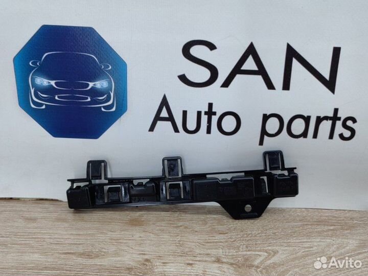 Кронштейн крыла правый Bmw 3 F30 N55B30 2013