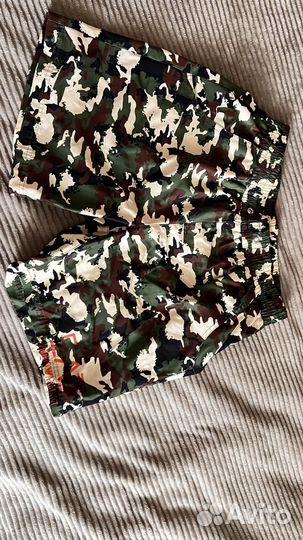 Пуховики uniqlo, quiksilver, calvin klean