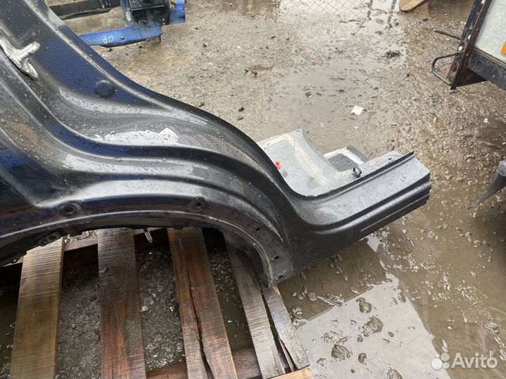 Крыло Б/У kbyw70410