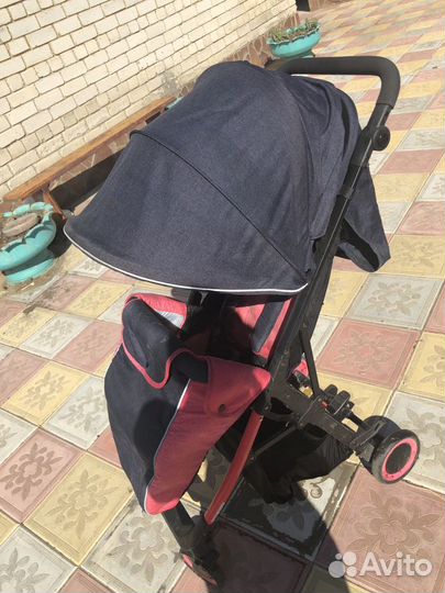 Коляска прогулочная