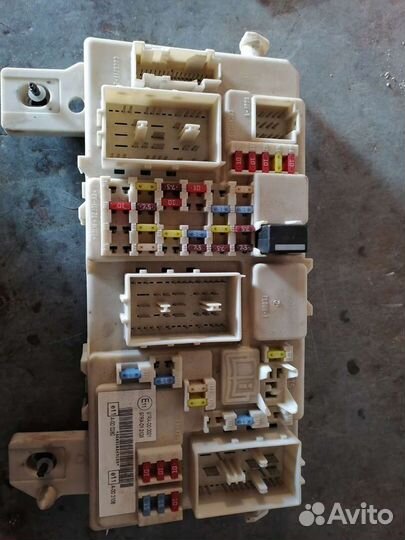 Монтажный блок салонный Ford focus 2