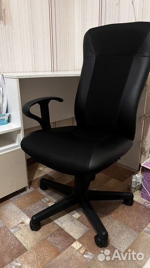 Стул кресло офисный на колесах
