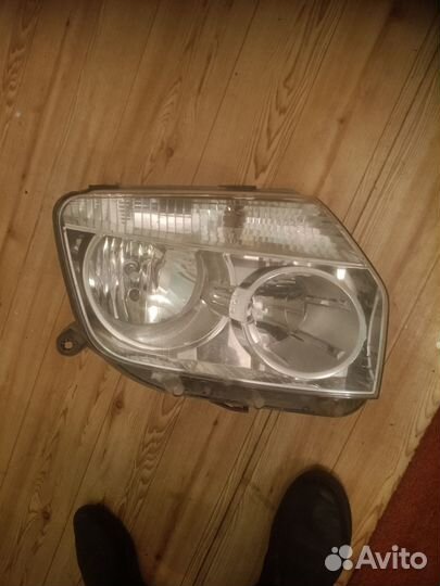 Фары на Рено Дастер
