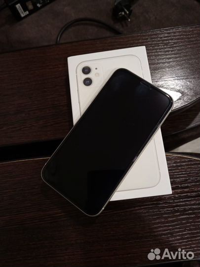 iPhone 11, 64 ГБ
