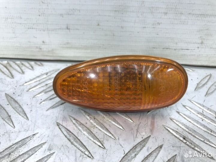 Повторитель поворота Mitsubishi Space Wagon