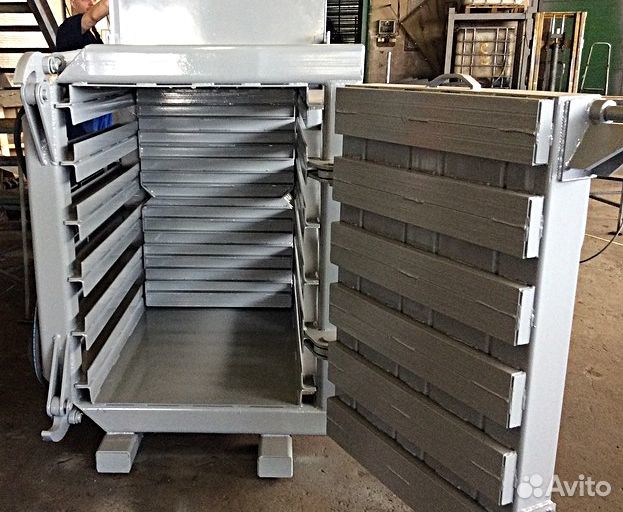 Пресс для макулатуры горизонтальный. Пэт. Пластик