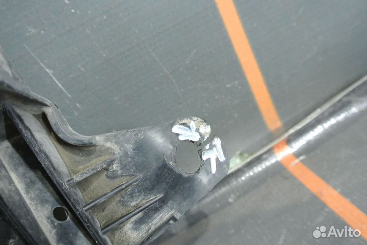 Пыльник двигателя центральный-Toyota Corolla E180