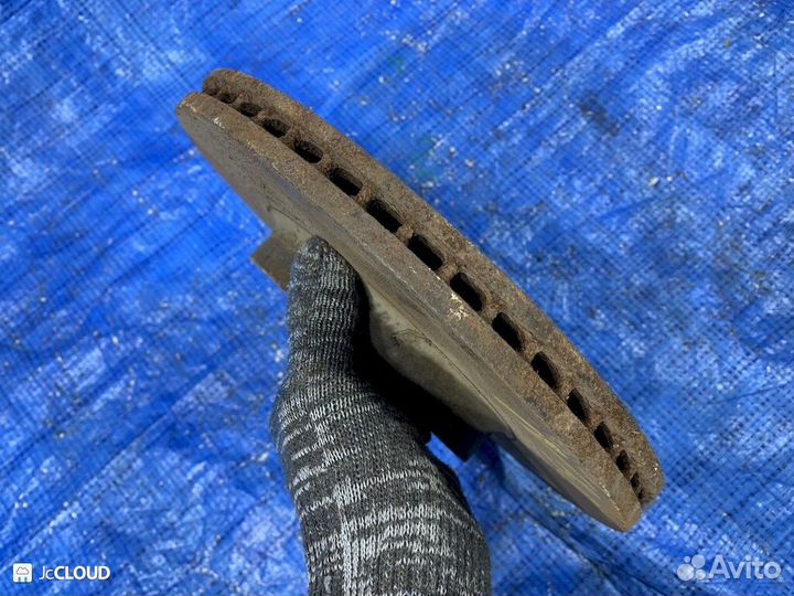 Тормозной диск на nissan stagea M35